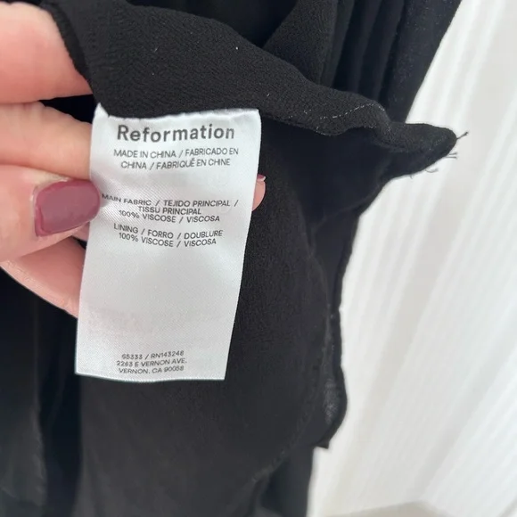 Reformation Lovell Black Pleated Skirt Mini Length Side Zip Women’s Size Medium - Picture 10 of 10